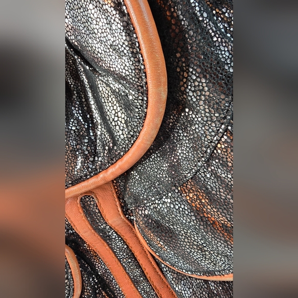 MALINI MURJANI EXOTIC HOBO POCKET LEATHER SHOULDER BAG SILVER BLACK ORANGE - Picture 4 of 16